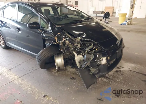 2010 Toyota Prius Iii z USA, uszkodzony, nr VIN JTDKN3DU3A0187213